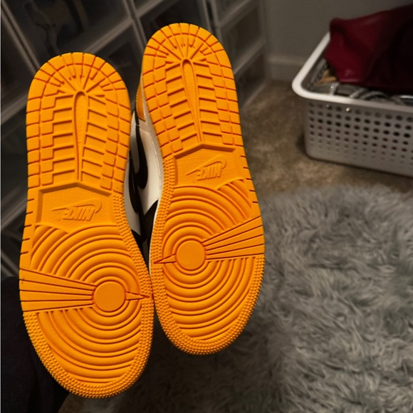 Jordan 1 Retro High OG GS size 6.5 Women’s size 8 - Picture 4 of 5